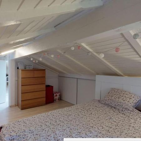 Cheerful Villa With Fireplace, Bath-Tub And Garden Noville Екстериор снимка
