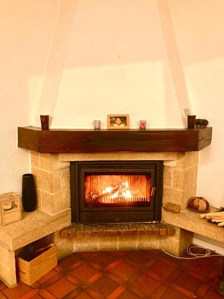 Cheerful Villa With Fireplace, Bath-Tub And Garden Noville Екстериор снимка