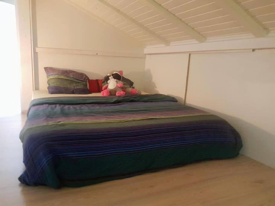 Cheerful Villa With Fireplace, Bath-Tub And Garden Noville Екстериор снимка
