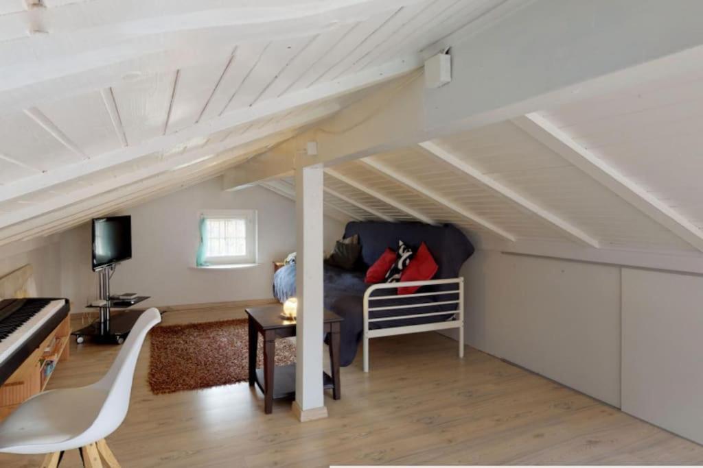 Cheerful Villa With Fireplace, Bath-Tub And Garden Noville Екстериор снимка