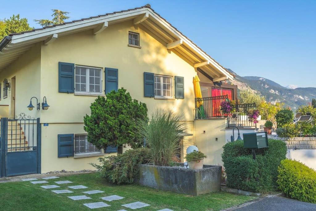 Cheerful Villa With Fireplace, Bath-Tub And Garden Noville Екстериор снимка